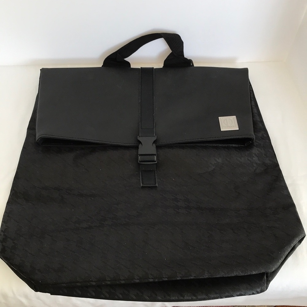 New. Tanger Houndstooth Back Pack. Computer Sleeve - image 1